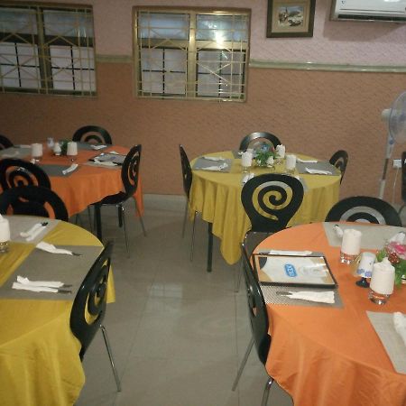 Glorious Hotel & Suites Ikotun Exteriör bild