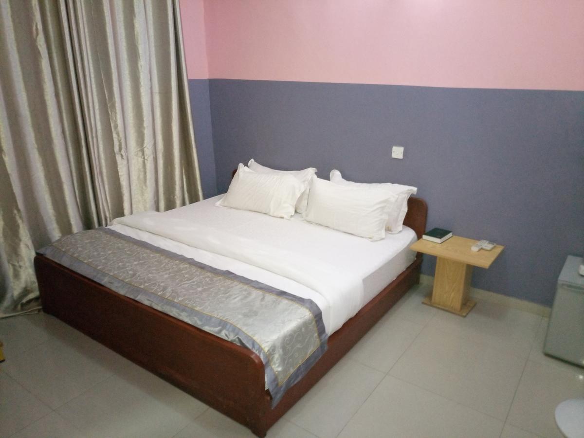 Glorious Hotel & Suites Ikotun Exteriör bild