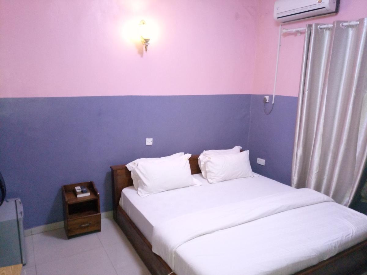 Glorious Hotel & Suites Ikotun Exteriör bild