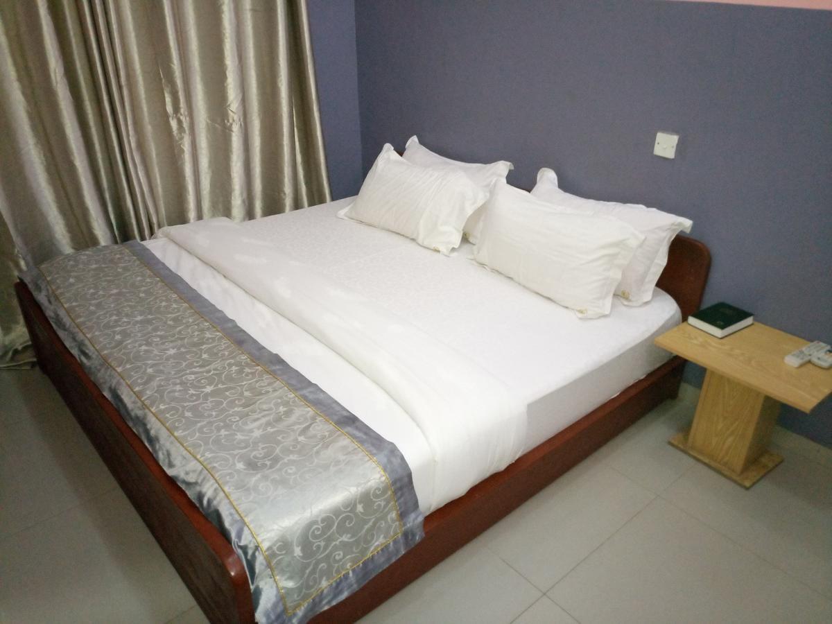 Glorious Hotel & Suites Ikotun Exteriör bild